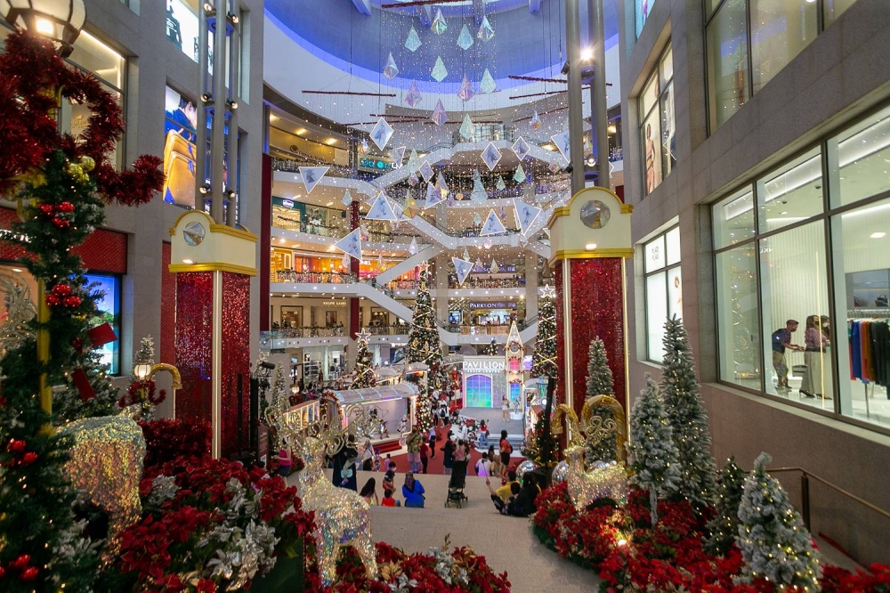 Source Commercial Christmas Decorations for Malls LED Light Curtain Strands  Warm White Cool White Connectable Hanging Lights on m.alibaba.com