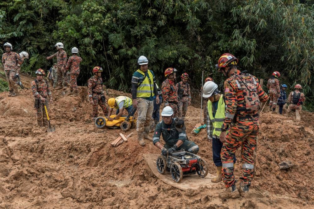 The Ground Penetrating Radar (GPR) being prepared for use by the Department of Survey and Mapping Malaysia. — Picture by Shafwan Zaidon