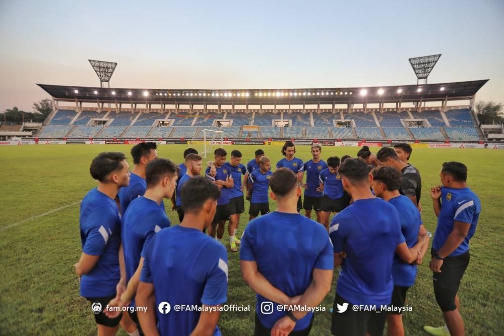 The Harimau Malaya squad’s official training session at Thuwunna Stadium, Yangon, December 20, 2022. — Picture from Facebook/Football Association of Malaysia 