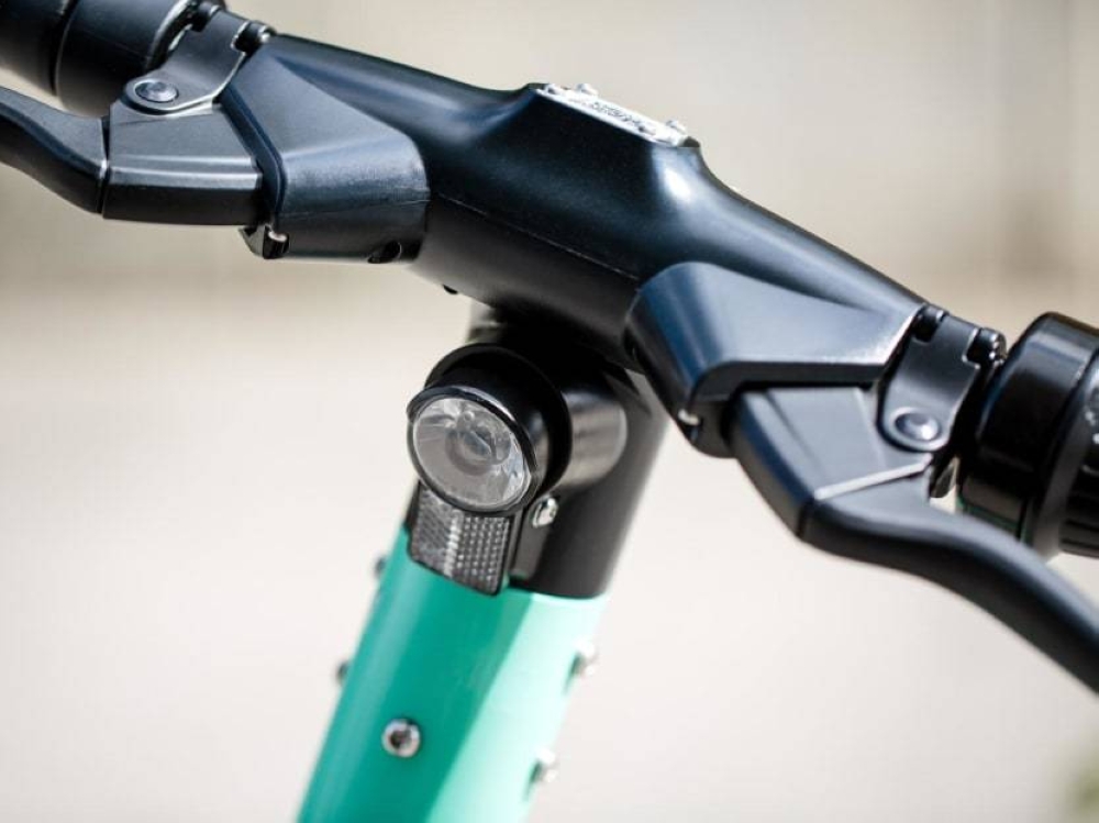 A close-up view of an electric scooter's handle. Zaharah Sa'at knew that riding an e-scooter on the road in Singapore was prohibited when she was caught doing so. ― Picture via Pixabay