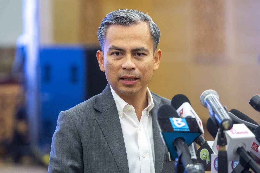 Minister Fahmi announces 'Unity' mobile data package with 'three times the speed, at half the price' - Vimarsana News