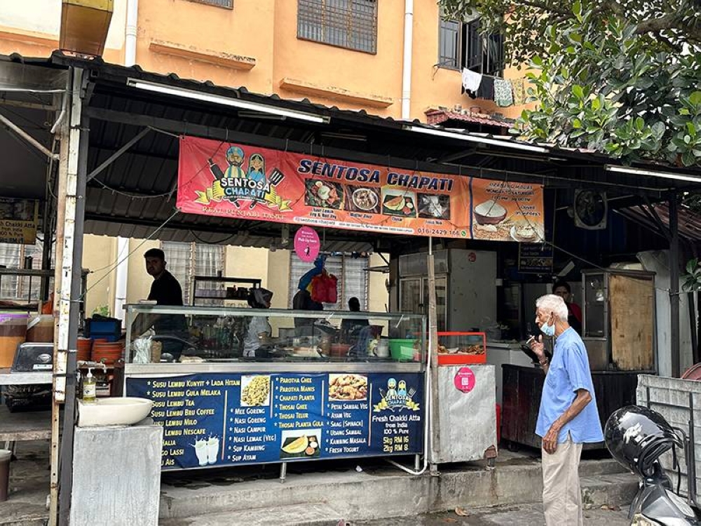 Find Sentosa Chapati hidden at Seri Sentosa, just off Old Klang Road