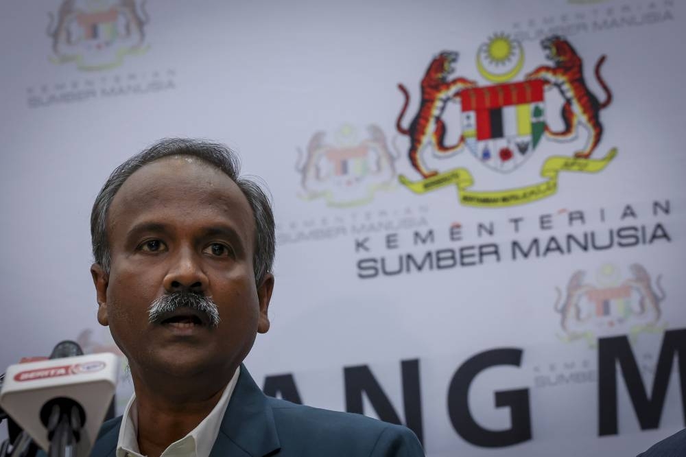 Human Resources Minister V. Sivakumar says employers who have less than five employees will only have to start paying a higher minimum wage of RM1,500 from July 2023, instead of the earlier scheduled start date of January 1, 2023. — Bernama pic 