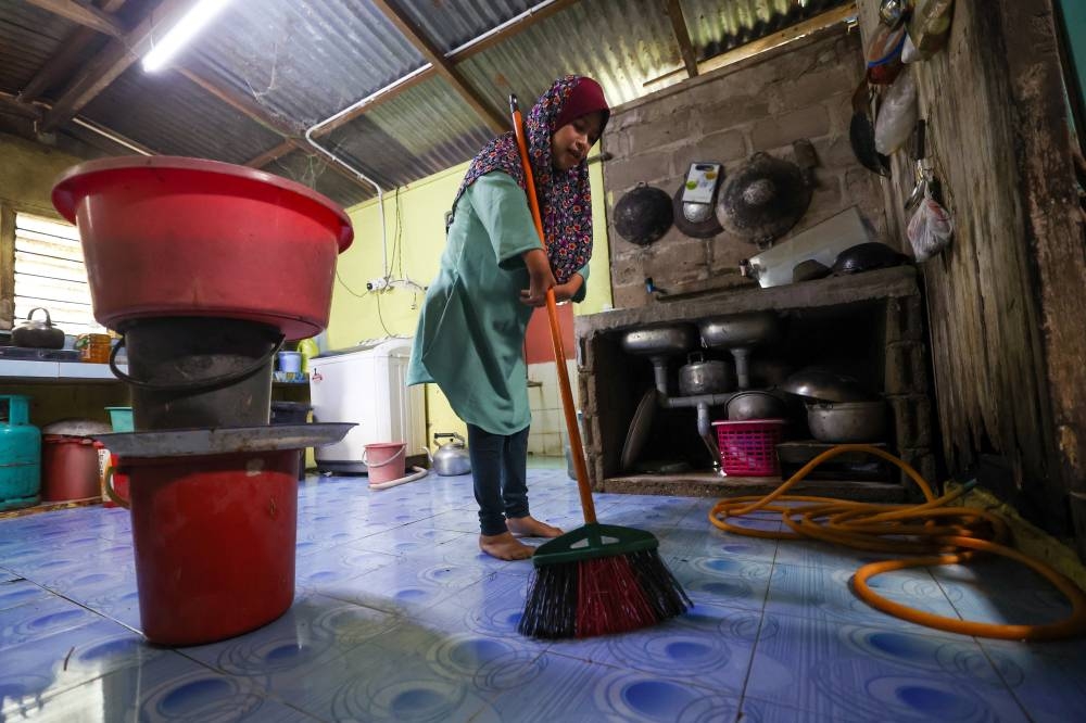 Zurich General Takaful Malaysia Berhad chief executive officer Shamsul Azman said according to a survey in September last year, 43 per cent of homeowners were unaware that home content was not necessarily covered under home insurance or takaful. — Bernama pic