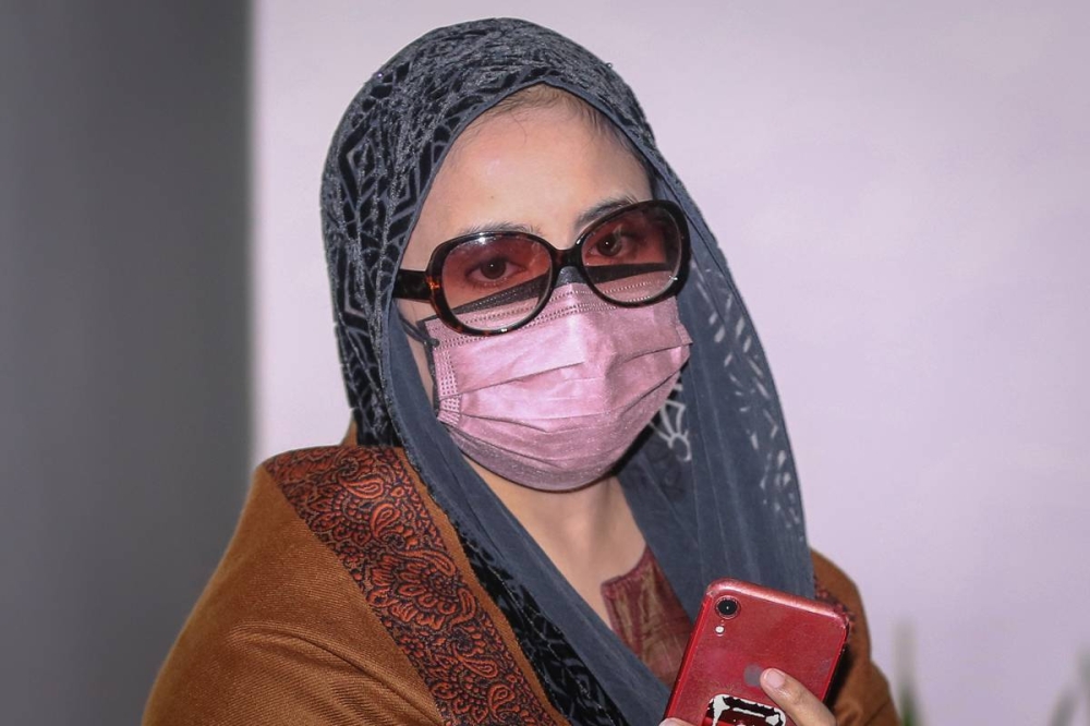 Samirah Muzaffar, accused of murdering her husband Cradle Fund chief executive Nazrin Hassan, attends her trial at the Shah Alam High Court April 7, 2022. — Picture by Yusof Mat Isa