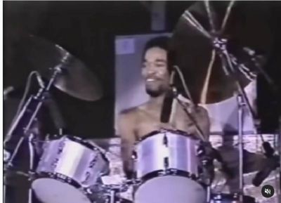 Earth, Wind & Fire drummer Fred White dies at 67 | Malay Mail