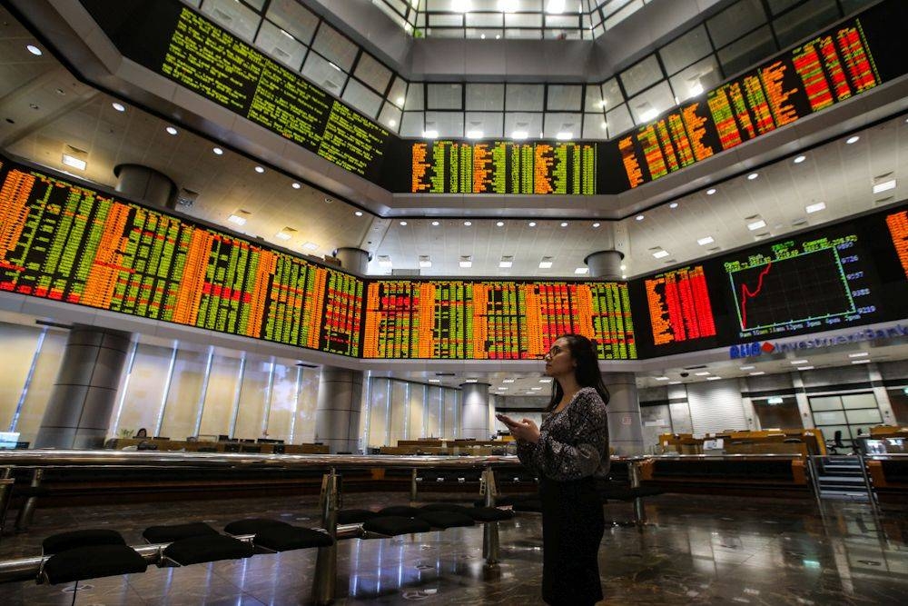 Bursa Malaysia lower at mid-day - Vimarsana News