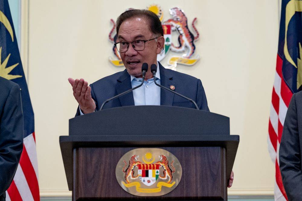 Prime Minister Datuk Seri Anwar Ibrahim says the Finance Ministry has agreed for projects worth RM50 million and below to be handed over to Sabah and Sarawak for direct management. ― Picture courtesy of the Prime Minister's Office