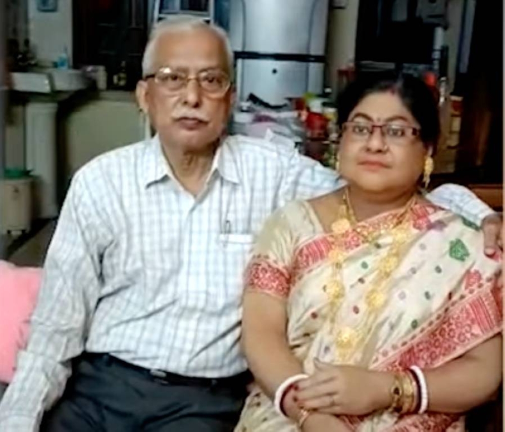 Retired civil servant Tapas Sandilya spent RM132,871 to make a silicone replica of his wife Indrani, who died of Covid-19 in 2021. — Screen capture from Twitter/ @TOIKolkata