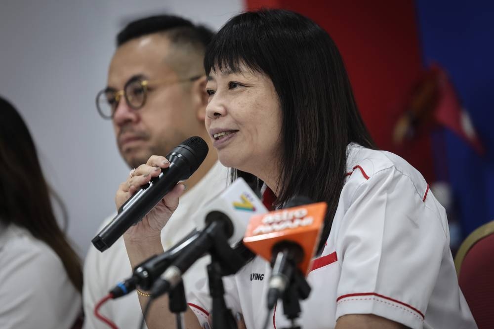 Deputy Education Minister Lim Hui Ying (right) speaks during a press conference in George Town January 2, 2023. — Bernama pic