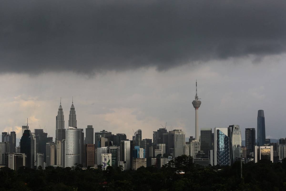 A general view of heavy clouds above Kuala Lumpur skyline December 1, 2022. — Picture by Yusof Mat Isa