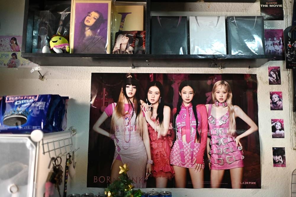 Lisa-mania: Thai Blackpink fans in frenzy over Bangkok concert - Vimarsana News