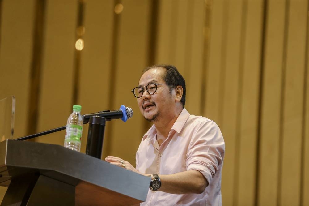 Tan Sri Tong Kooi Ong said he wanted his name cleared of the accusations made in the statutory declaration. — Picture by Firdaus Latif