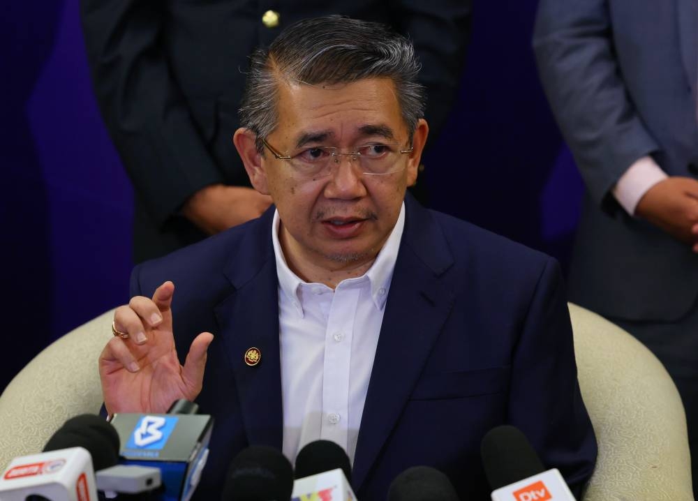 Datuk Seri Salahuddin Ayub speaks during a press conference in Putrajaya January 10, 2023. — Bernama pic