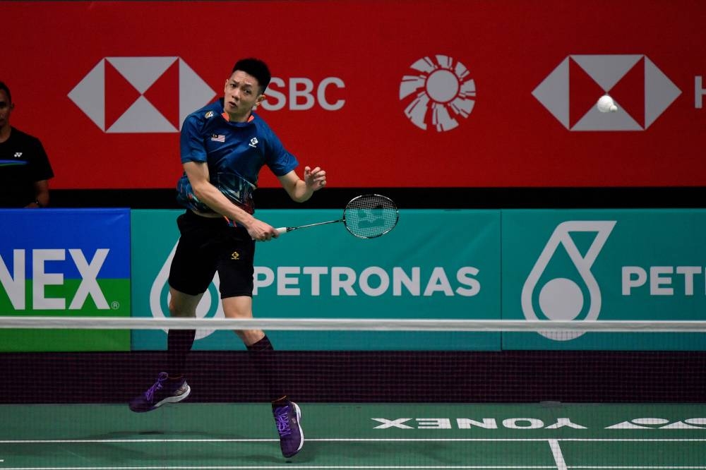 National professional singles player, Liew Daren in action against France' TOma Junior Popvov on January 10, 2023. — Bernama pic