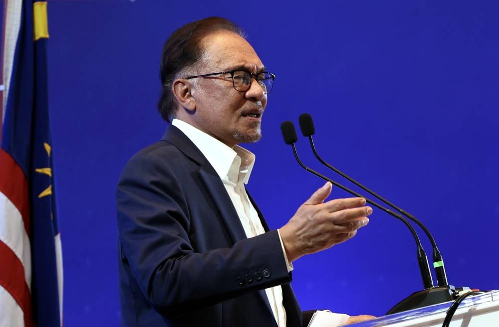 Prime Minister Datuk Seri Anwar Ibrahim’s government is urged to undertake ‘durable and rights-respecting’ reforms, highlighting several key areas like capital punishment, free speech, and protection of refugees and people with different sexual orientations. — Bernama pic