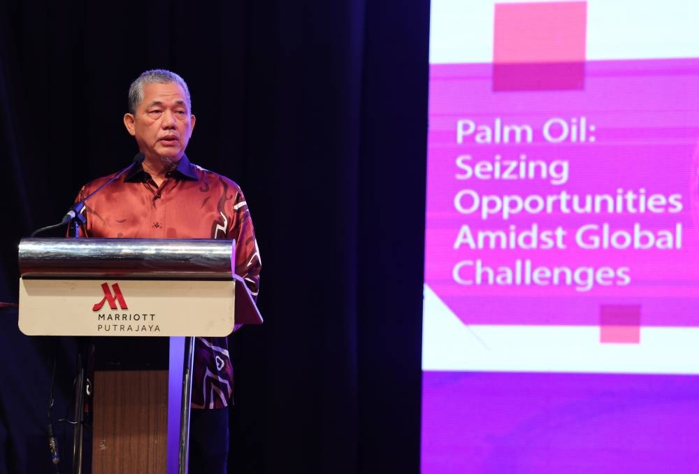 Datuk Seri Fadillah Yusof officiates Malaysian Palm Oil Board’s annual Palm Oil Economic Review and Outlook Seminar in Putrajaya January 12, 2023. — Bernama pic