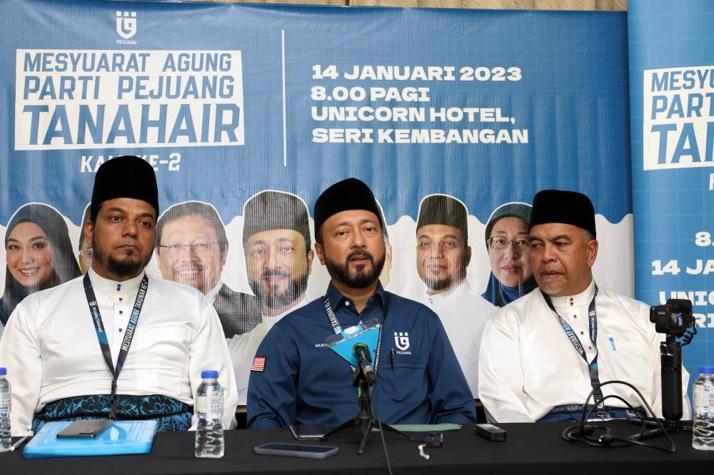 President of Pejuang Tanah Air (Pejuang) Party, Datuk Seri Mukhriz Mahathir giving a press conference after the second PEJUANG Party General Meeting at a hotel in Seri Kembangan January 14, 2023. — Bernama pic