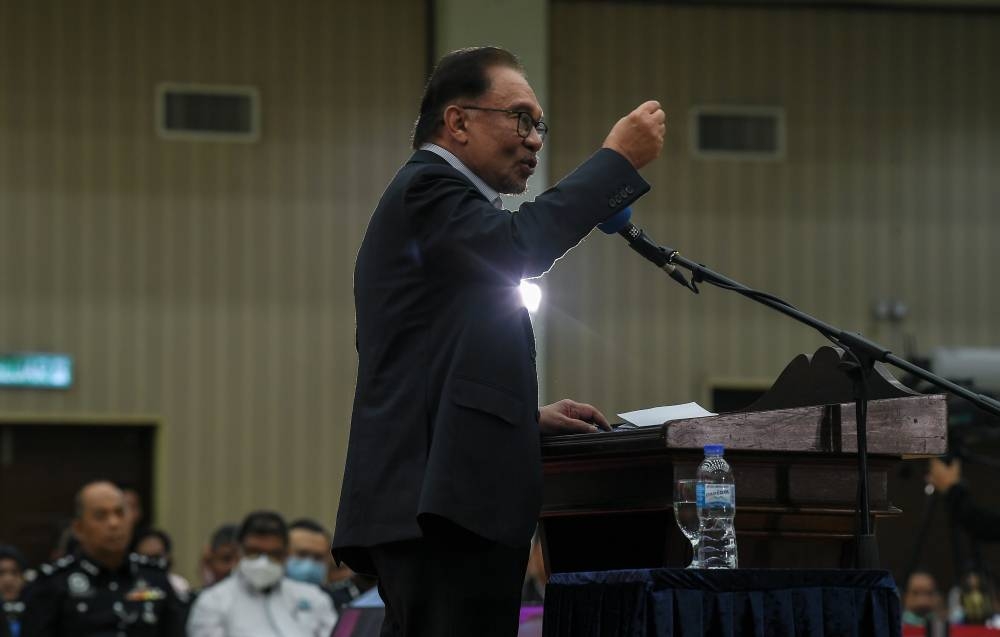 Prime Minister Datuk Seri Anwar Ibrahim delivers a speech during the Prime Minister’s 2023 Mandate to Perlis civil servants gathering in Kangar January 16, 2023. — Bernama pic