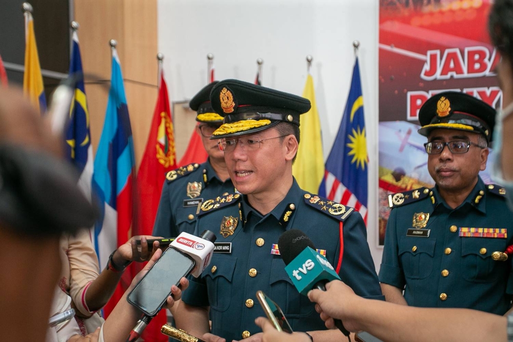Local Government Development Minister Nga Kor Ming speaking to the media at Precinct 7 Fire and rescue station, Putrajaya January 16, 2023. — Picture by Raymond Manuel