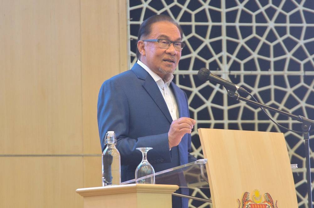 Prime Minister Datuk Seri Anwar Ibrahim speaks during a Budget 2023 dialogue at the Finance Ministry in Putrajaya January 17, 2023. ― Picture by Shafwan Zaidon