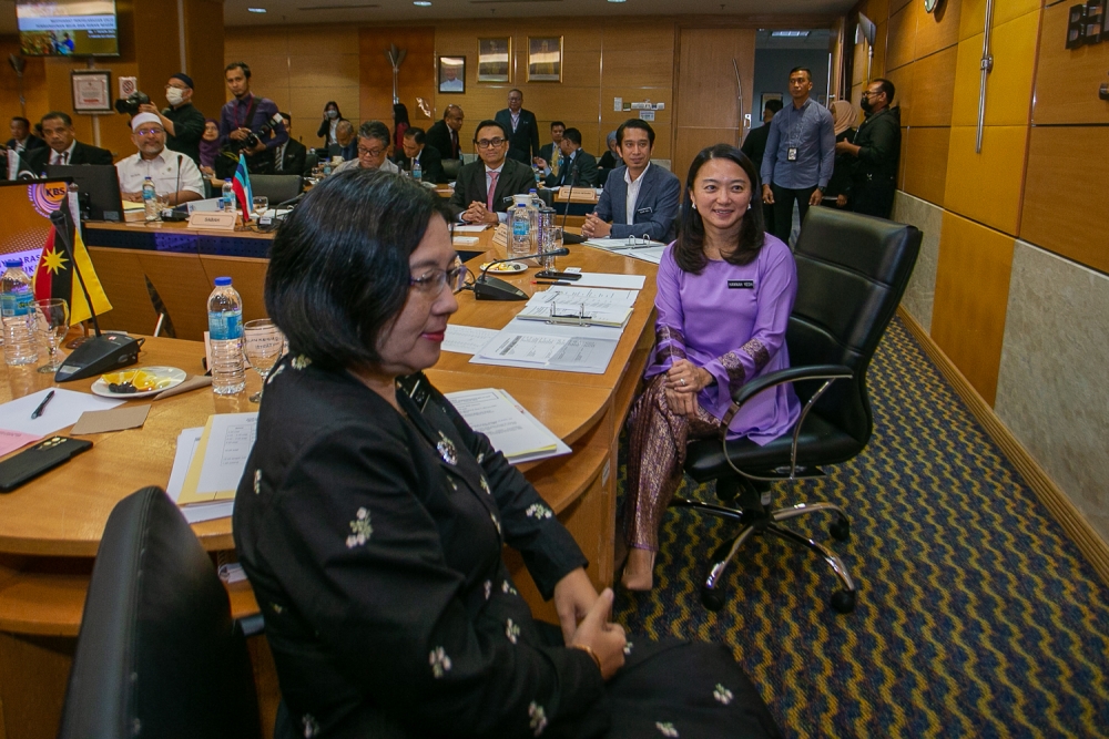 Hannah Yeoh during a meeting at the Youth and Sports Ministry in Putrajaya January 17, 2023. —Picture by Raymond Manuel
