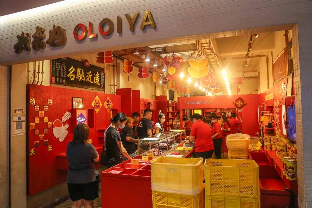 People shop for dried meat at Oloiya on Petaling Street in Kuala Lumpur January 21, 2023. ― Picture by Yusof Mat Isa