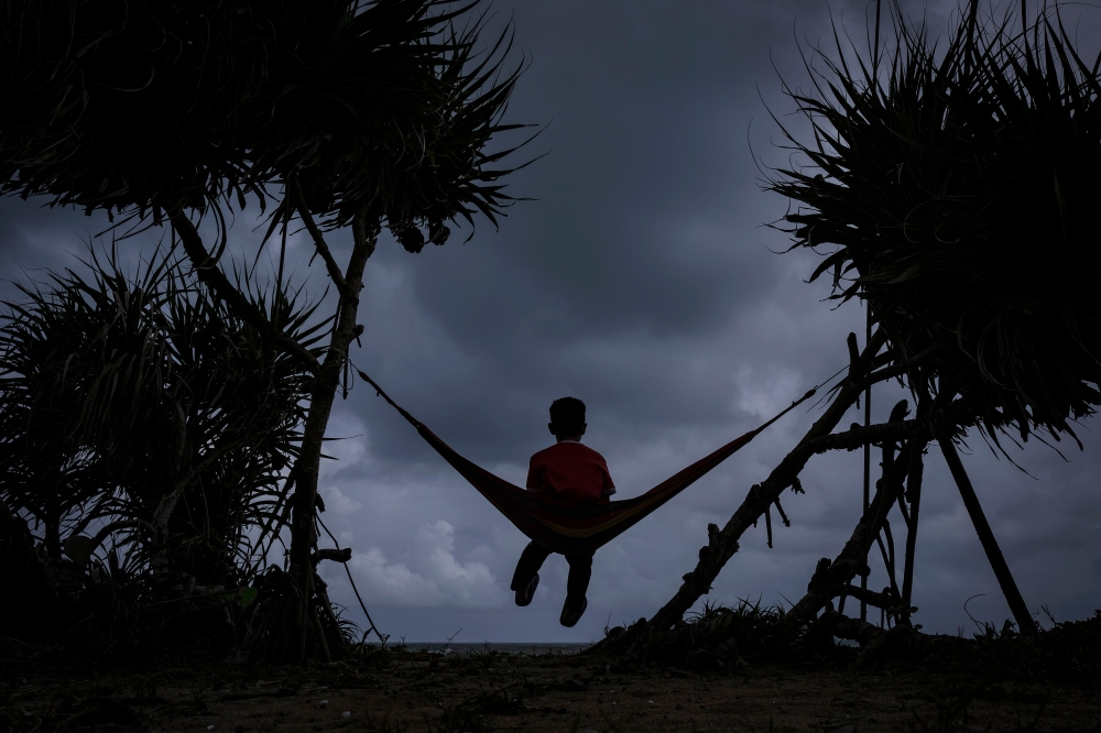 According to DID, the notice issued at 4 pm today was based on the Malaysian Meteorological Department’s rain forecast, the Southeastern Asia-Oceania Flash Flood Guidance System (SAOFFGS) and the DID flood forecast model. — Bernama pic