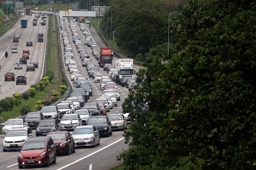 Malaysian Highway Authority: Heavy traffic expected on major highways from this afternoon after CNY break - Vimarsana News
