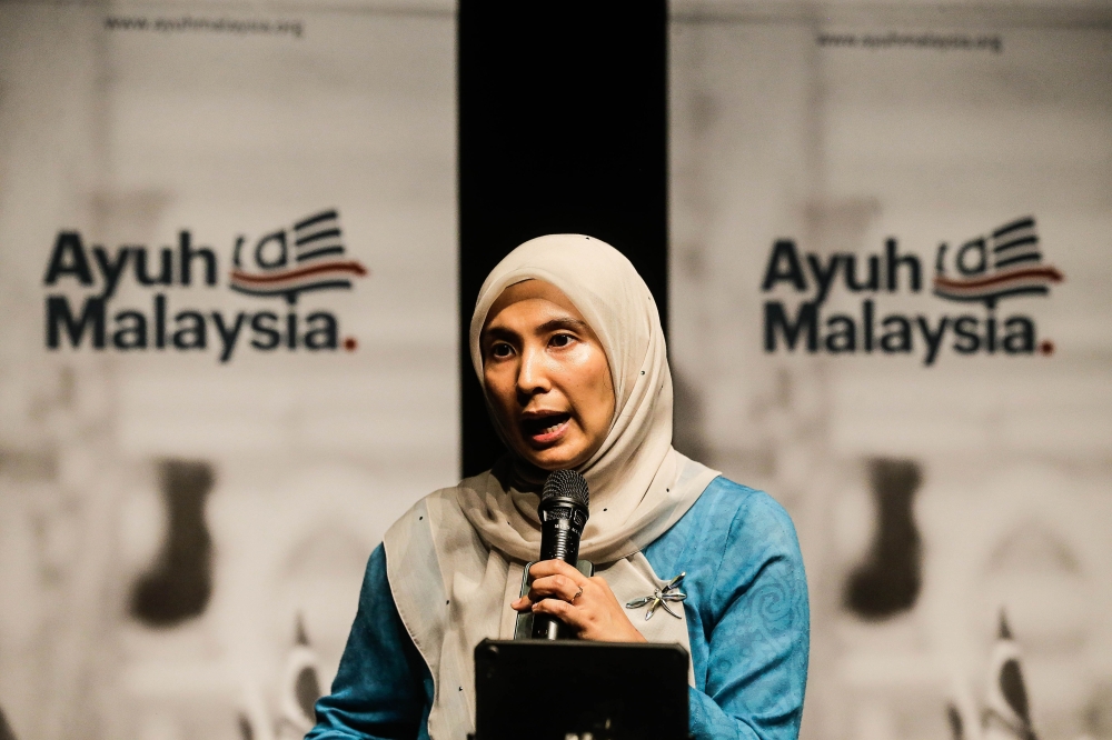 Nurul Izzah Anwar shared the sad news adding that she empathised with all women who have gone through what she did. — Picture by Sayuti Zainudin
