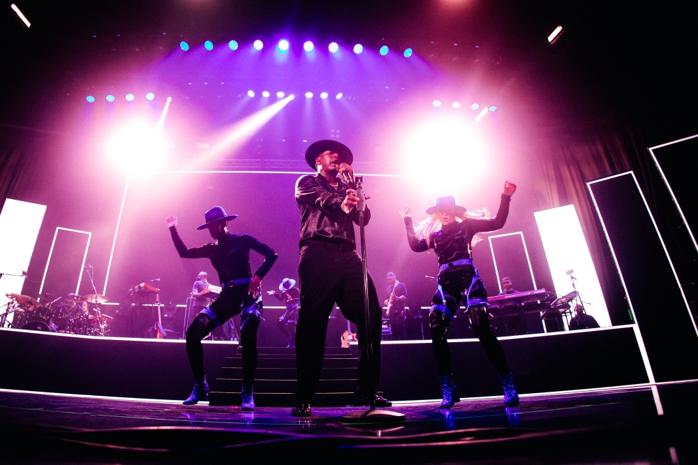 Ne-Yo's showmanship for 80 minutes without a break in between left fans in awe. — Picture credit: Hitman Solutions.
