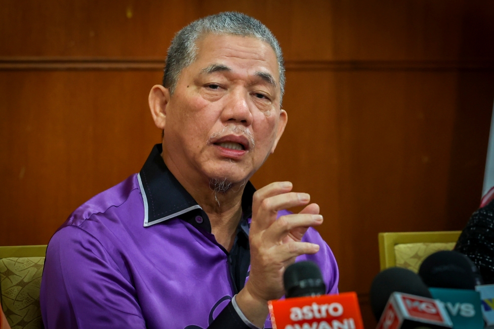 Deputy Prime Minister Datuk Seri Fadillah Yusof speaks during the Plantation and Commodities Ministry’s New Year Mandate ceremony in Putrajaya January 26, 2023. ― Bernama pic