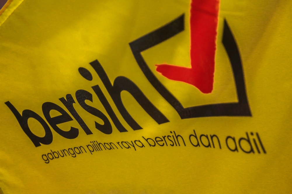 Civil society should therefore support Bersih’s call for the authorities, be it police or the Malaysian Anti-Corruption Commission (MACC), to investigate, and the attorney-general as the public prosecutor, to charge the offenders of bribery and other corrupt practices. — Picture by Hari Anggara
