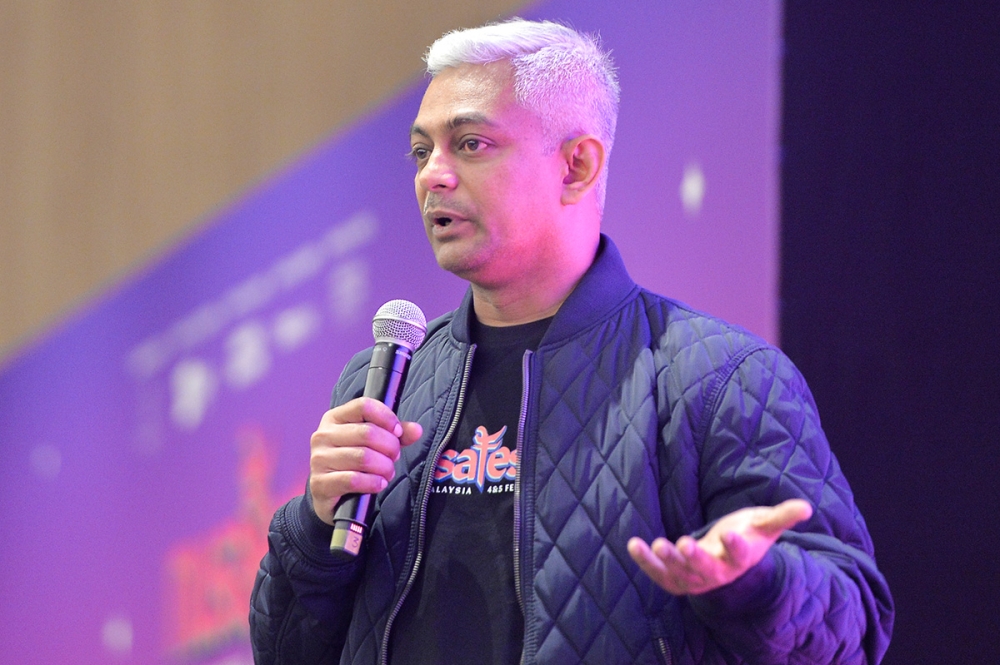 The organiser of NusaFest and director of Shiraz Project, Shirazdeen Abdul Karim issues an apology to concertgoers in regard to the NusaFest 2023 postponement. — Picture by Miera Zulyana