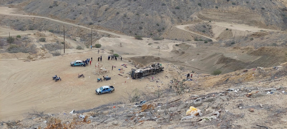 This handout picture released by GP Canal news agency shows a bus accident in the Peruvian region of Piura, north of Lima, on January 28, 2023. — GP Canal/AFP pic