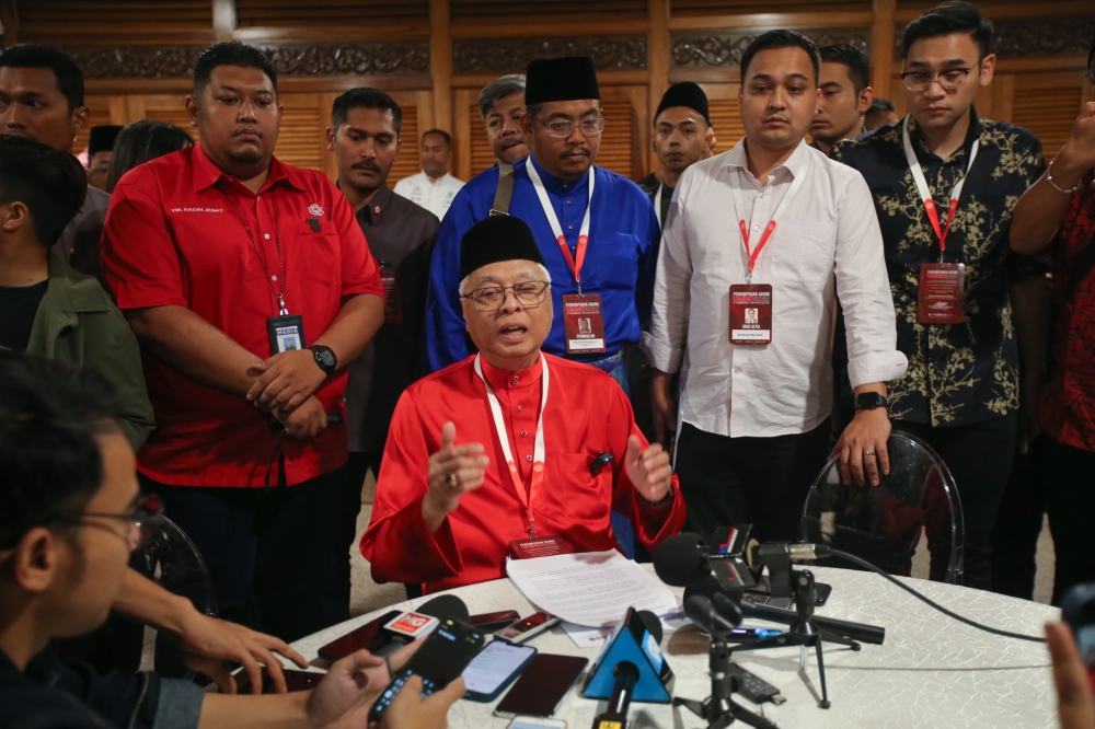 Umno vice president Datuk Seri Ismail Sabri Yaakob speaks to media during a press conference at the 2022 Umno General Assembly in World Trade Centre Kuala Lumpur January 14, 2023. — Picture by Ahmad Zamzahuri
