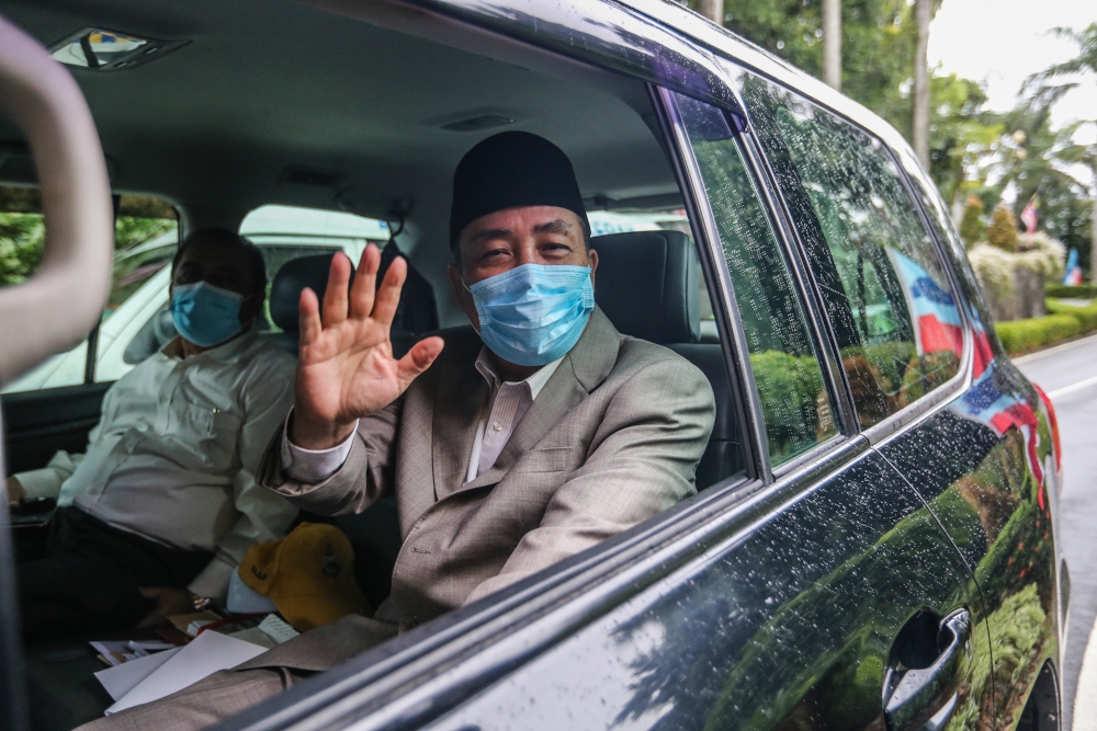 Datuk Hajiji Noor leaves Istana Negeri Sabah in Kota Kinabalu September 28, 2020. — Picture by Firdaus Latif