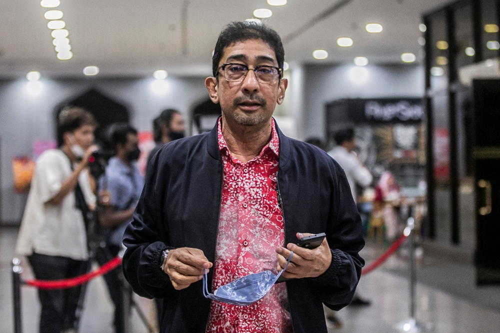 Datuk Zahidi Zainul Abidin  said he has decided to submit his membership form to PKR on February 4, and claims many Umno leaders, including those highly ranked at the national level, had voiced their intention to join him.— File picture by Hari Anggara