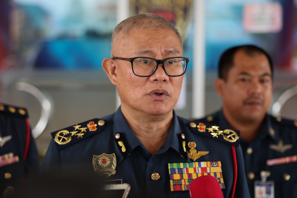 Malaysian Fire and Rescue Department (JPBM) director-general Datuk Seri Mohammad Hamdan Wahid speaks to the media during a press conference in Marang January 27, 2023. — Bernama pic