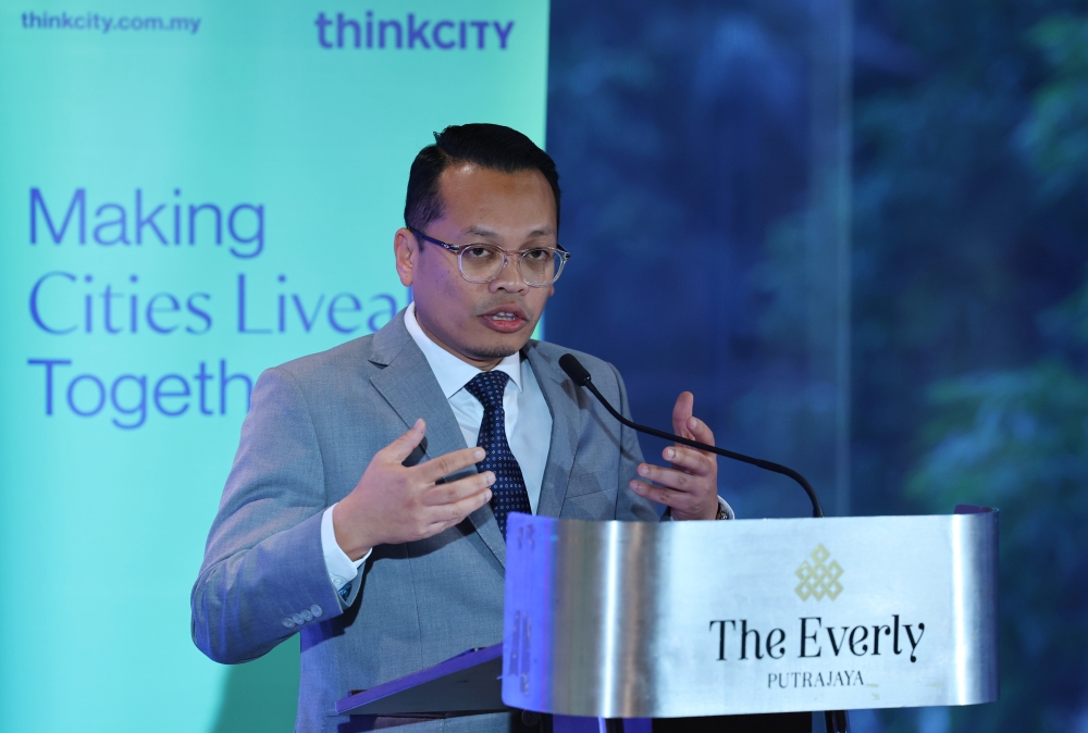 Nik Nazmi: Govt cannot fight climate change alone, requires buy-in from all sectors in Malaysia - Vimarsana News