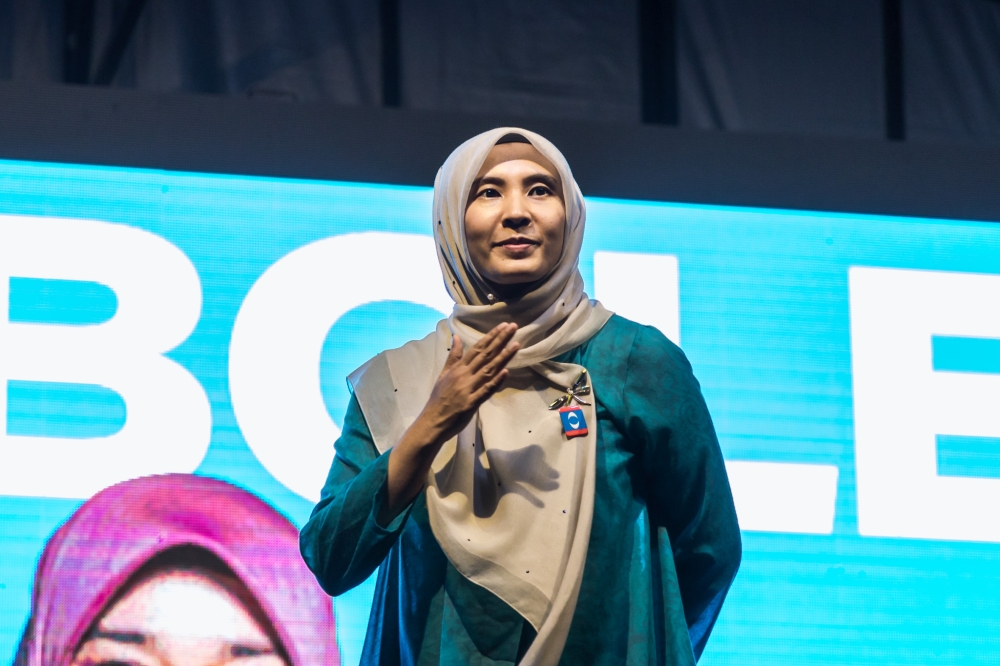 Nurul Izzah Anwar has been appointed as senior adviser to Prime Minister Datuk Seri Anwar Ibrahim. ― Picture by Firdaus Latif