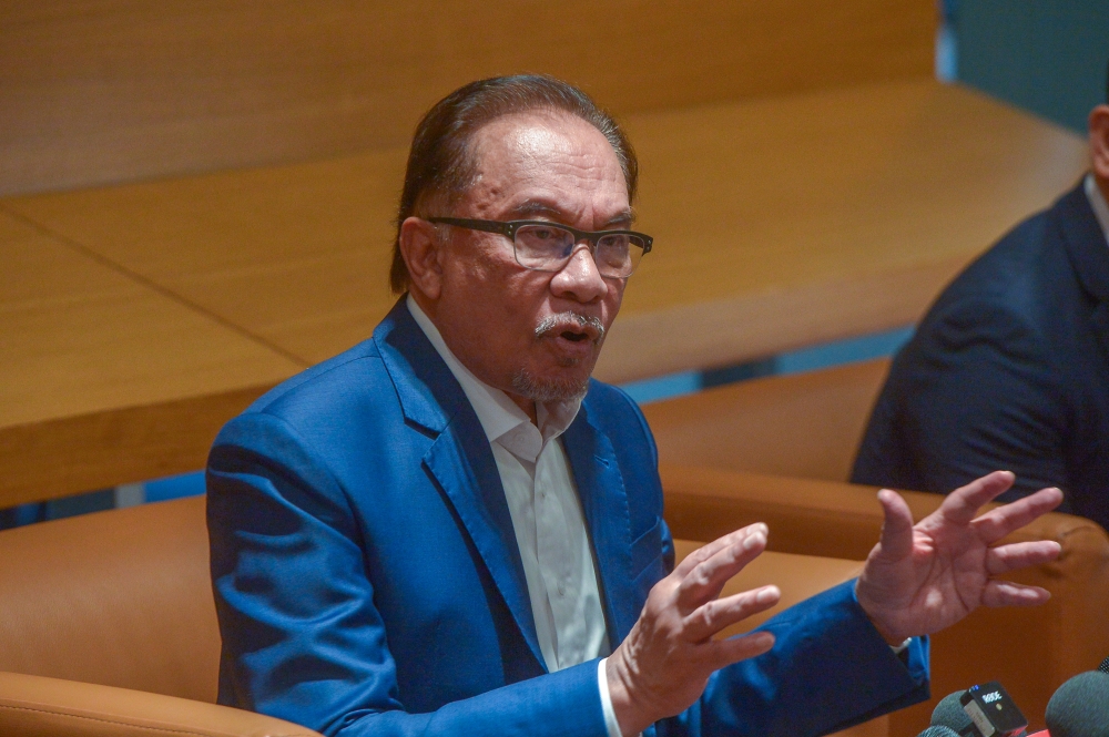 Prime Minister Datuk Seri Anwar Ibrahim stressed that investigation bodies and the judiciary are independent and act separately from the executive arm of government.. — Picture by Shafwan Zaidon