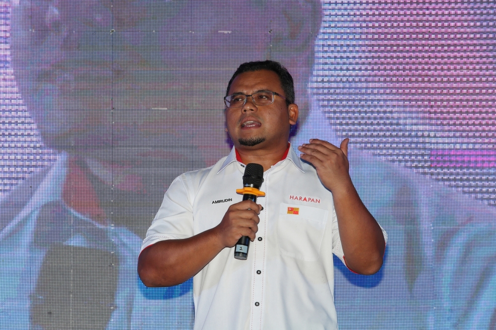 MB Datuk Seri Amirudin Shari confirmed that Chinese construction giant China Communications Construction Company was behind the land clearing reported to have taken place inside the Selangor State Park. — Picture by Choo Choy May