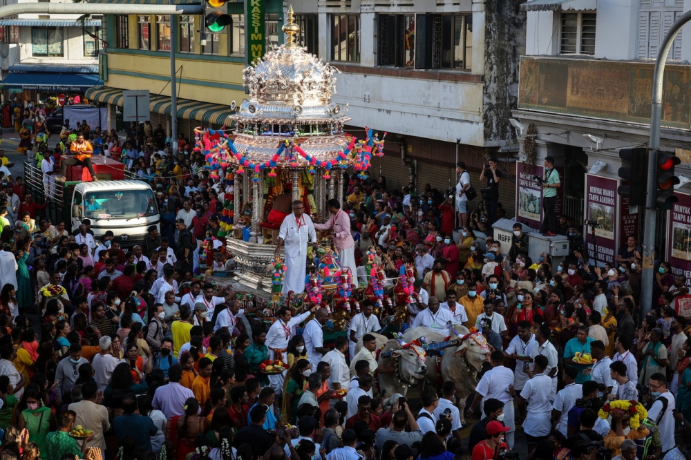 A silver chariot procession starts from Kovil Veedu Temple on Lebuh Penang to Sri Arulmigu Balathandayuthabani Temple on Jalan Kebun Bunga in George Town, February 4, 2023. — Bernama pic
