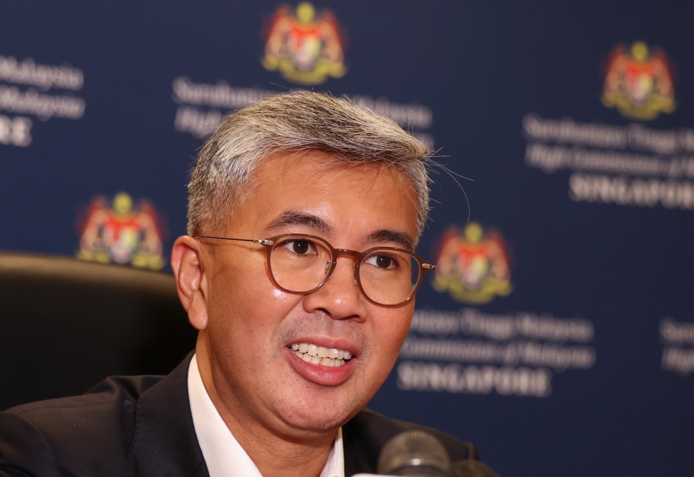 International Trade Minister Datuk Seri Tengku Zafrul Abdul Aziz said Bank Negara, the IMF, and the World Bank have projected Malaysia will continue achieving positive economic growth in the 3 to 5 per cent range. — Bernama pic 