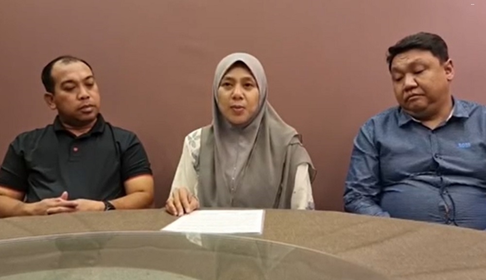 Parti Warisan assemblymen (from left) Banggi’s Mohammad Mohamarin, Kunak’s Norazlinah Arif and Tanjung Kapur’s Ben Chong Chen Bin are seen in a video announcement stating their decision to quit the party.