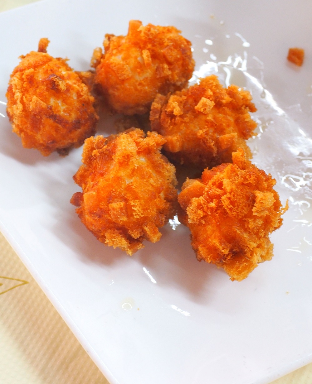 Even the unassuming sotong ball is well executed here with a contrast of bouncy texture and ultra light, crispy crust.