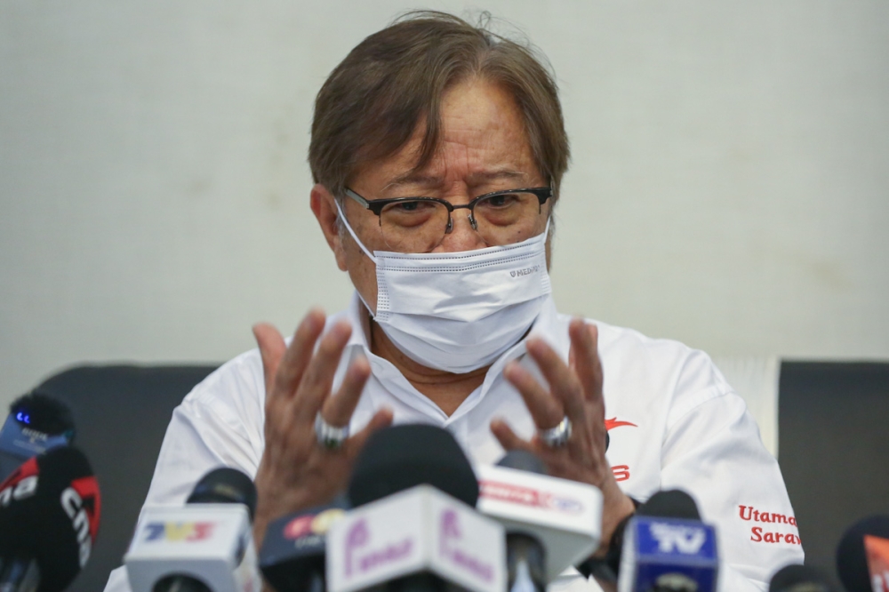 Sarawak Premier Tan Sri Abang Johari Openg today proposed to Youth and Sports Minister Hannah Yeoh for the Malaysia Games (Sukma) to be rotated between Sarawak, Sabah and Peninsular Malaysia. —  Picture by Yusof Mat Isa