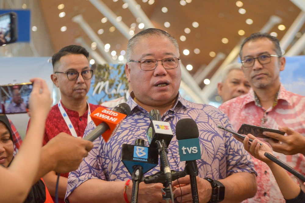 Tiong urged travel groups to create itineraries that can showcase Malaysia’s unique culture and leave a good impression on tourists. — Picture by Shafwan Zaidon