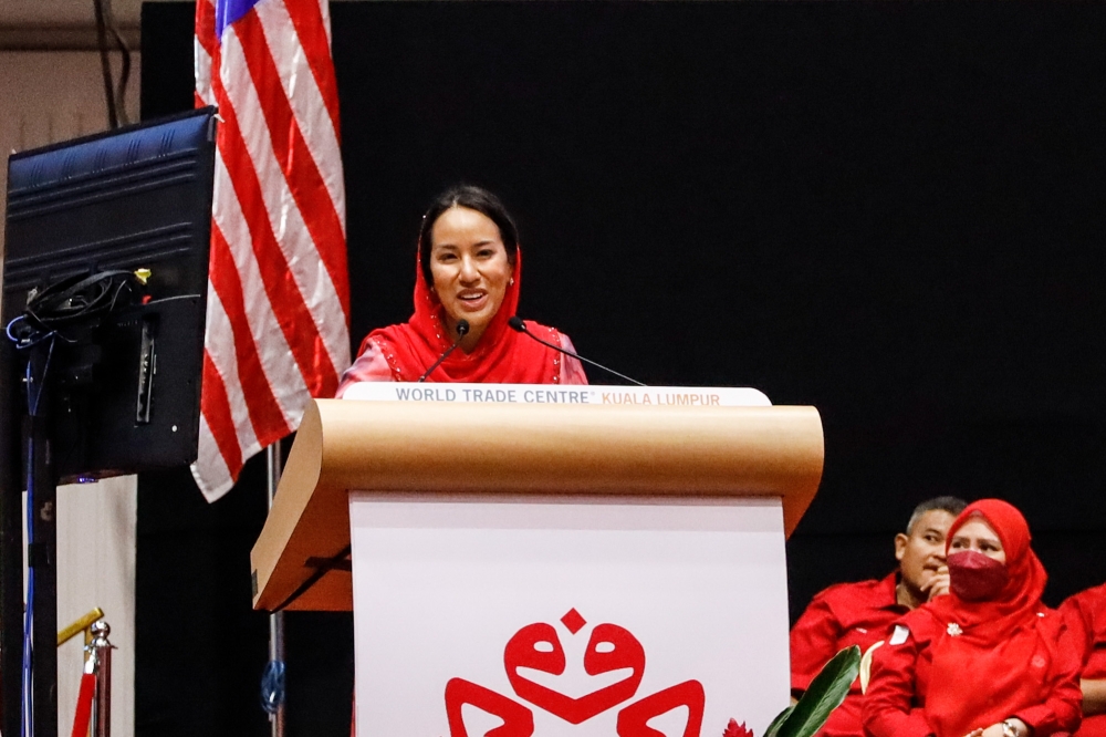 Both Nooryana Najwa (pic) and her brother and Pekan Umno Youth chief Datuk Mohd Nizar Najib spoke about Najib when they attended the Umno president’s special message last August 27 to party members. — File picture by Firdaus Latif